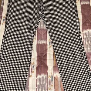 Old Navy Black and White Houndstooth Pants